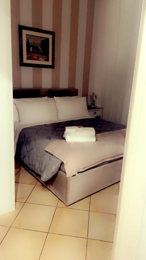 All Suite Colosseo Рим Екстериор снимка