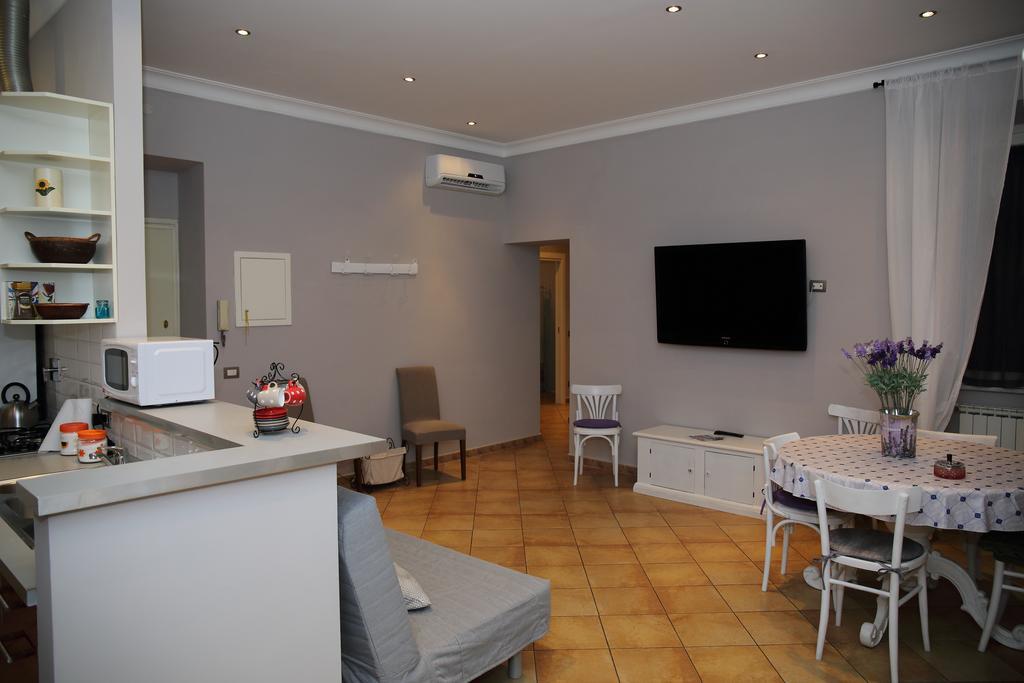 All Suite Colosseo Рим Екстериор снимка